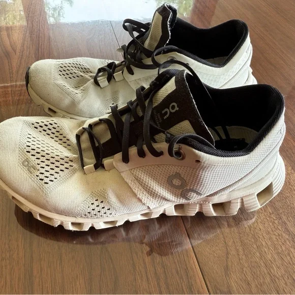 On Running White and Black Sneakers with Breathable Mesh - Picture 1 of 5